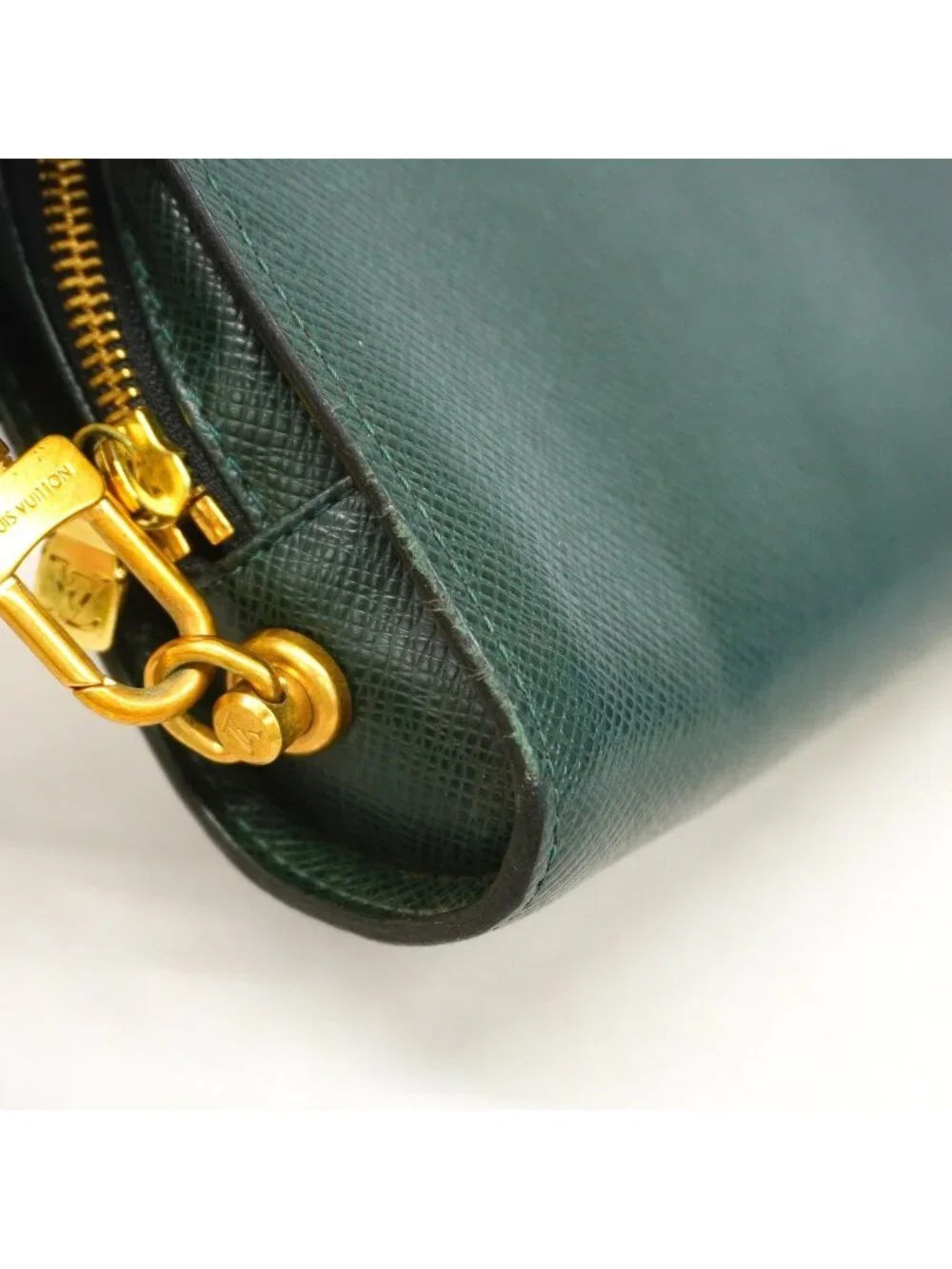 Louis Vuitton Clutch Taiga Baikal Epi
